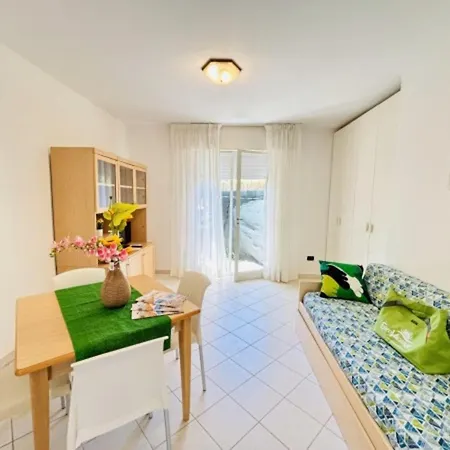 Modern And Spacious In Apartment *