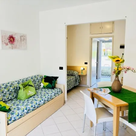 Modern And Spacious In Apartment *